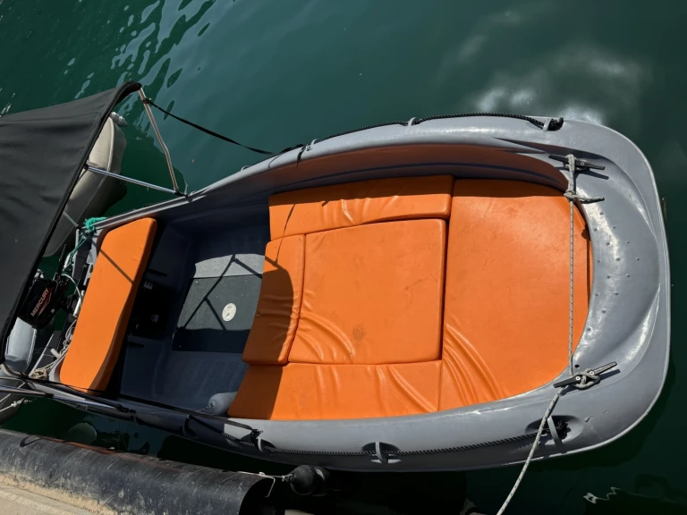 Boat rental Fun Yak SECU 15 in Marseille on Samboat