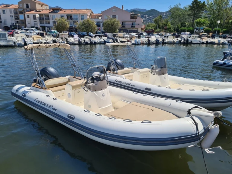 Bareboat Rental RIB Capelli with a boat licence