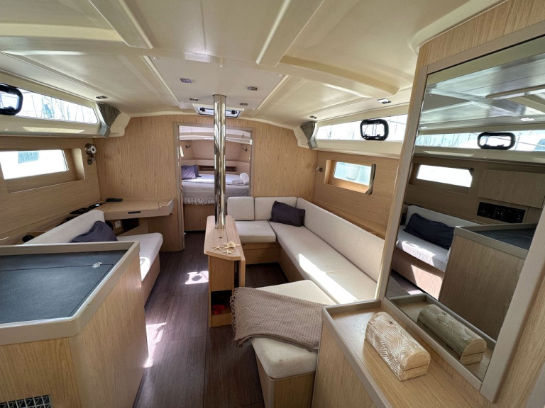 Sailboat rental with or without captain Bénéteau Cambrils