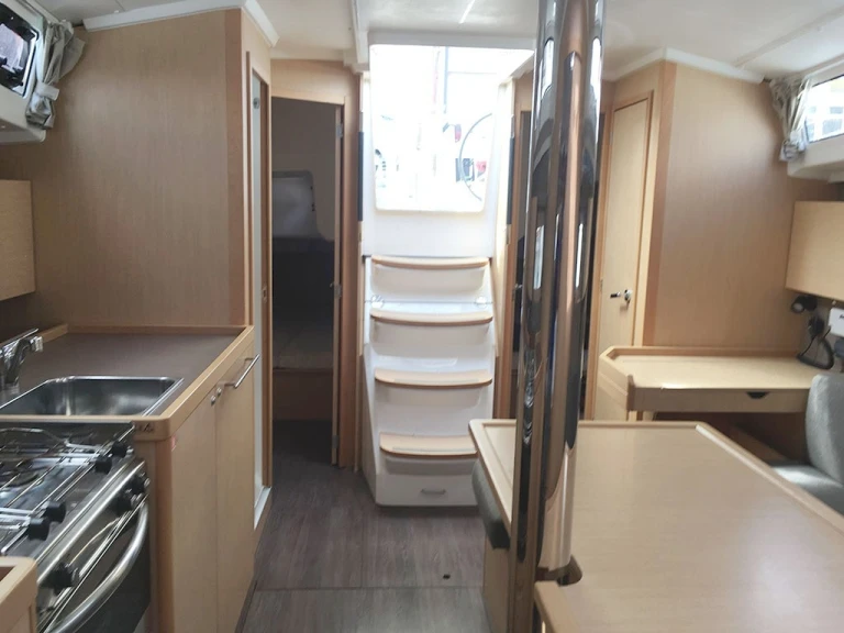 Yacht charter Cambrils cheap Oceanis 38.1