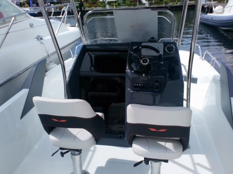Motorboat rental with or without captain Quicksilver Les Trois-Îlets