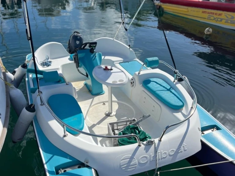 Motorboat for rent Les Trois-Îlets at the best price