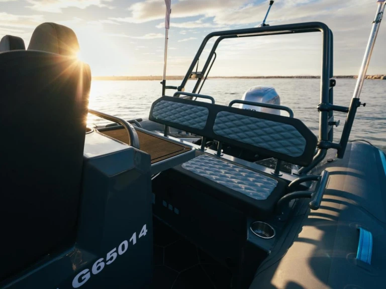 Boat rental Highfield Patrol 660 in La Trinité-sur-Mer on Samboat
