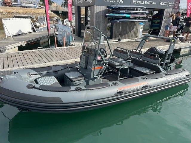 Boat rental Highfield HIGHFIELD 54 PATROL COASTER in La Trinité-sur-Mer on Samboat