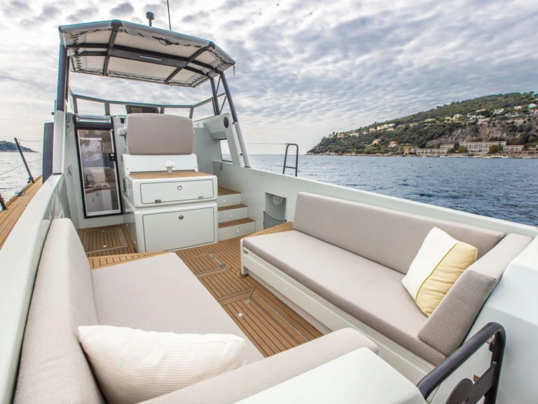 Boat rental BUEHLER TURBOCRAFT Silverfine in La Trinité-sur-Mer on Samboat