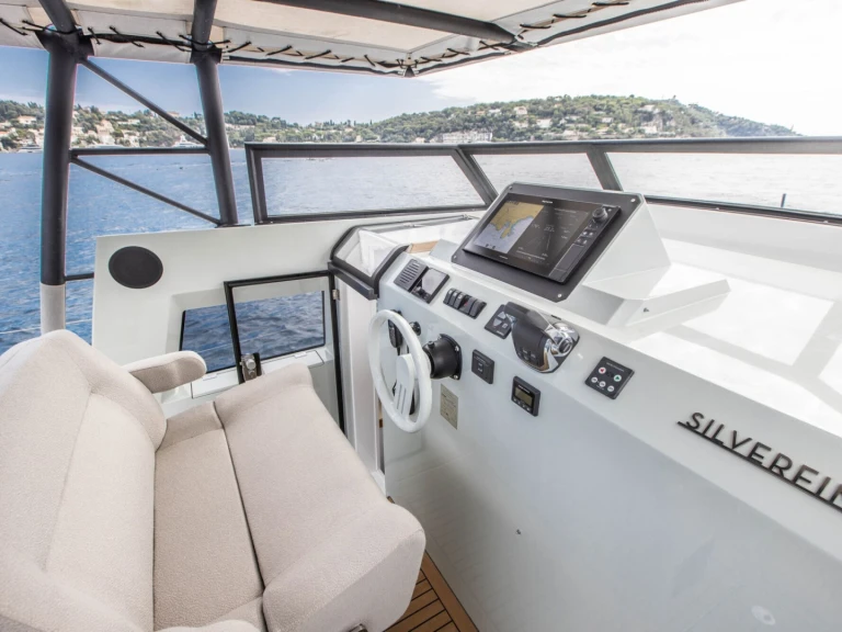 Bareboat Rental Motorboat BUEHLER TURBOCRAFT with a boat licence