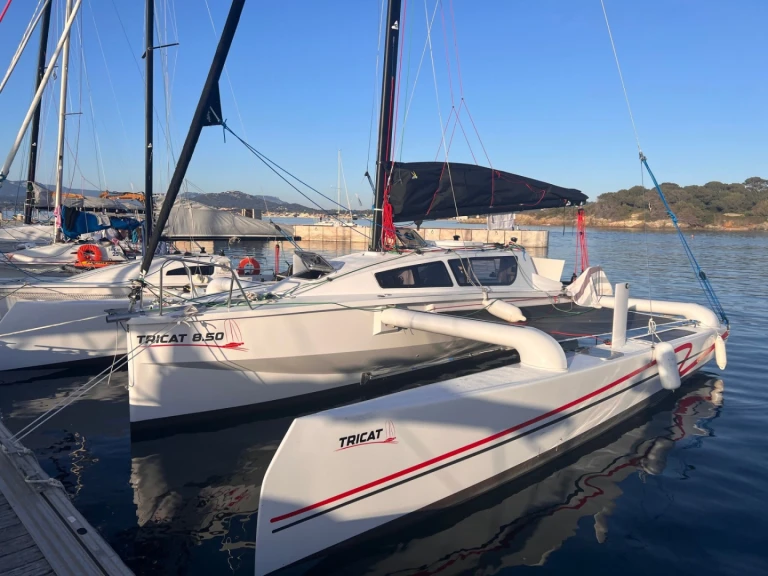 Tricat TRICAT 8.50 charter bareboat or captained in  La Trinité-sur-Mer