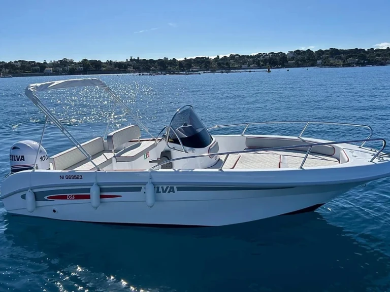 Motorboat for rent Antibes at the best price