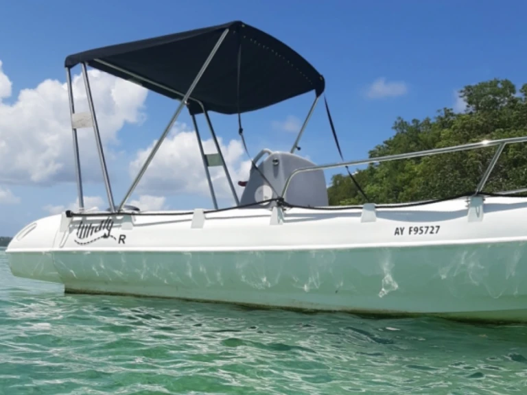 Yacht charter Le François cheap Whaly 500