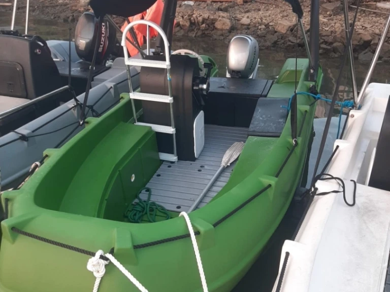 Motorboat for rent Le François at the best price