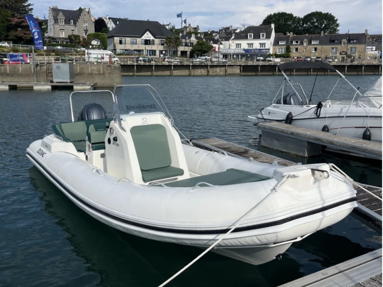 Yacht charter La Trinité-sur-Mer cheap Quicksilver 555 Activ Open
