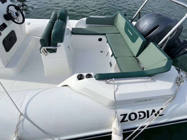 Motorboat rental with or without captain Quicksilver La Trinité-sur-Mer