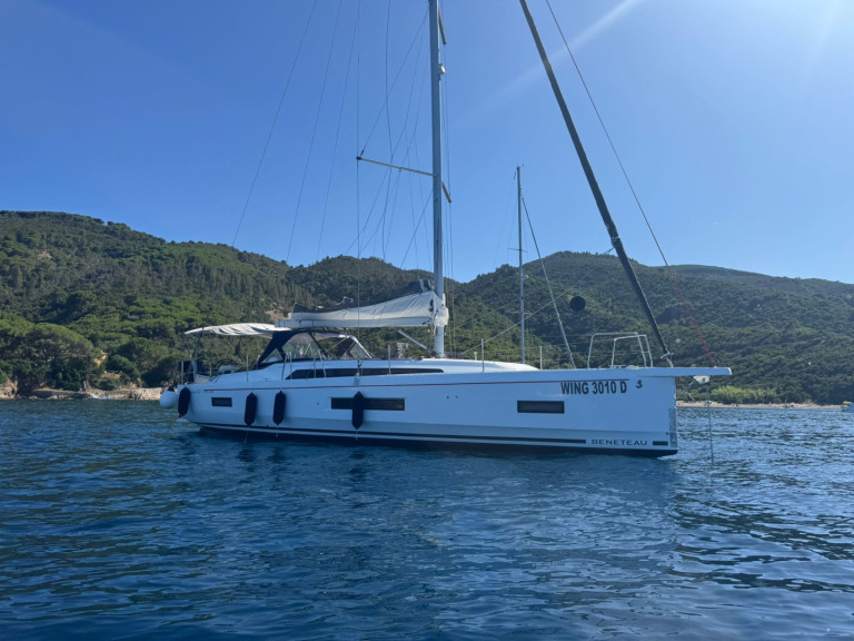 Sailboat rental in Salivoli - Bénéteau Oceanis 40.1