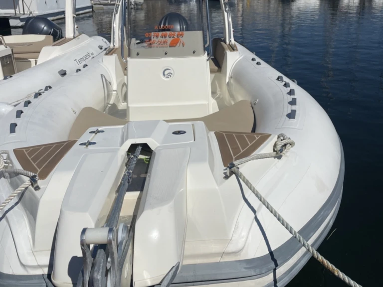 Bareboat Rental RIB Capelli with a boat licence