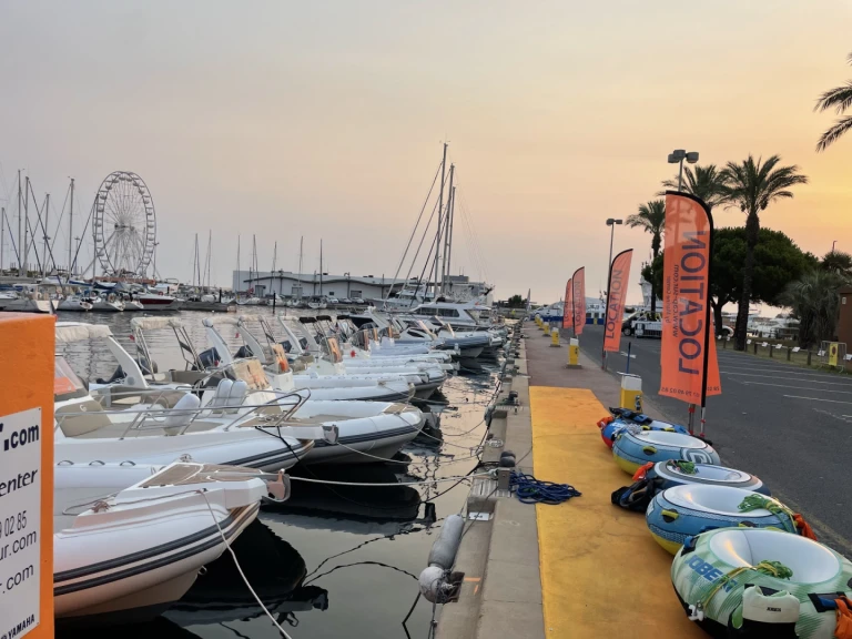Yacht charter Port de Saint-Cyprien Méditerranée cheap Tempest 1000 CC