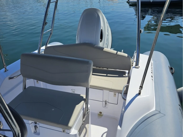 Boat rental Capelli Capelli 626 Luxe in Propriano on Samboat
