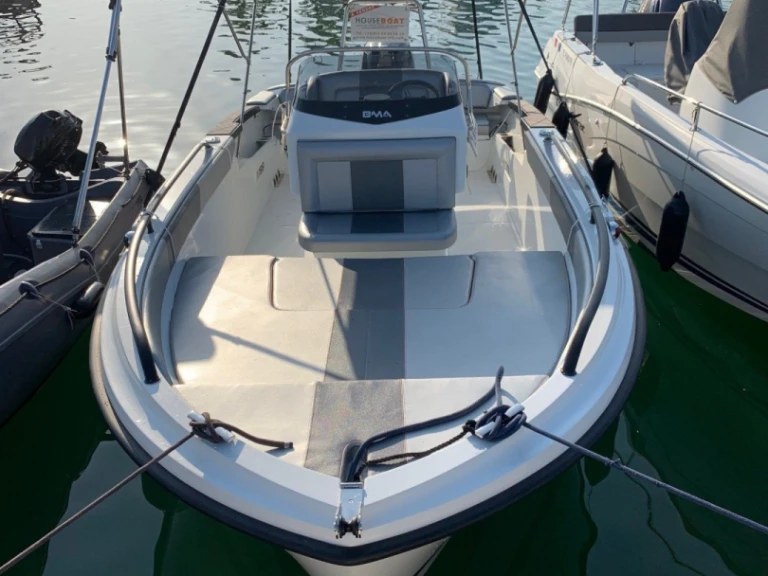 BMA BMA X199 charter bareboat or captained in  Cogolin