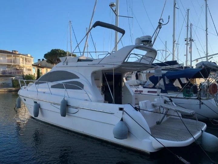 Motorboat rental in Cogolin - Azimut Azimut 42