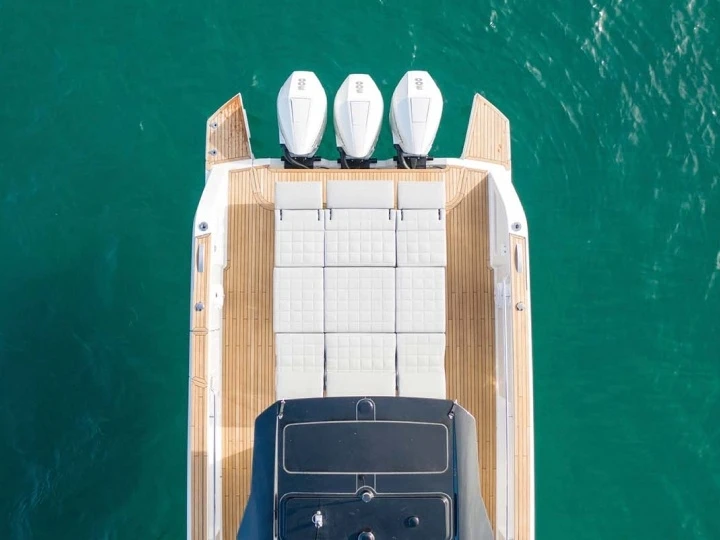 Luxury Yacht rental in Beaulieu-sur-Mer - Pardo Yachts Pardo 38