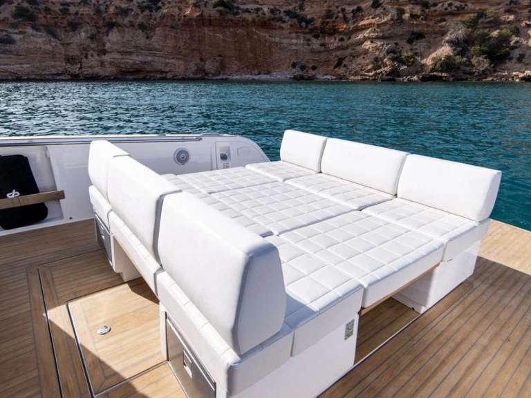 Luxury Yacht rental with or without captain Pardo Yachts Beaulieu-sur-Mer