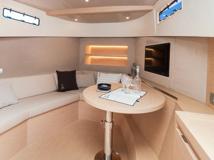 Motorboat rental in Golfe-Juan - Solaris Solaris 44