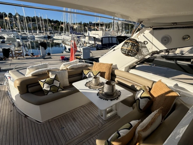 Yacht charter Saint-Jean-Cap-Ferrat cheap Portofino 53