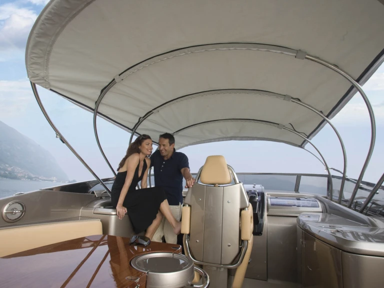Motorboat rental with or without captain Riva La Condamine