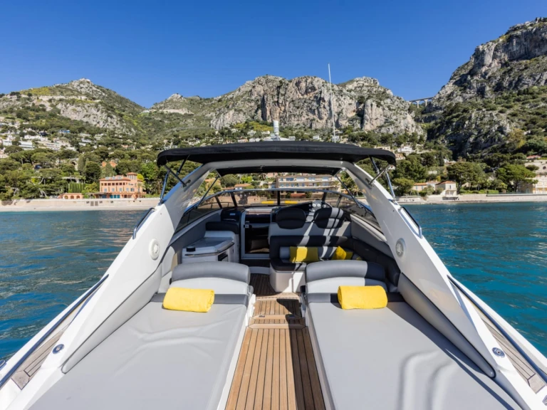 Bareboat Rental Luxury Yacht Sunseeker with a boat licence