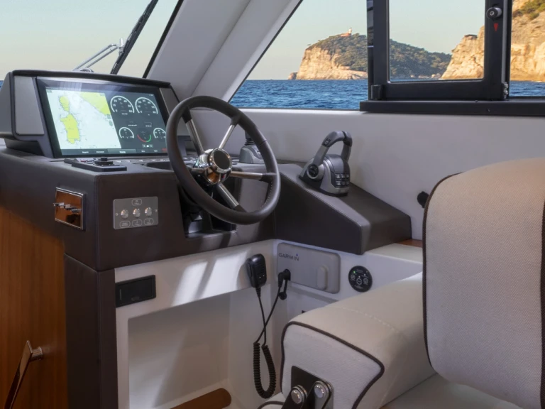 Luxury Yacht for rent Beaulieu-sur-Mer at the best price