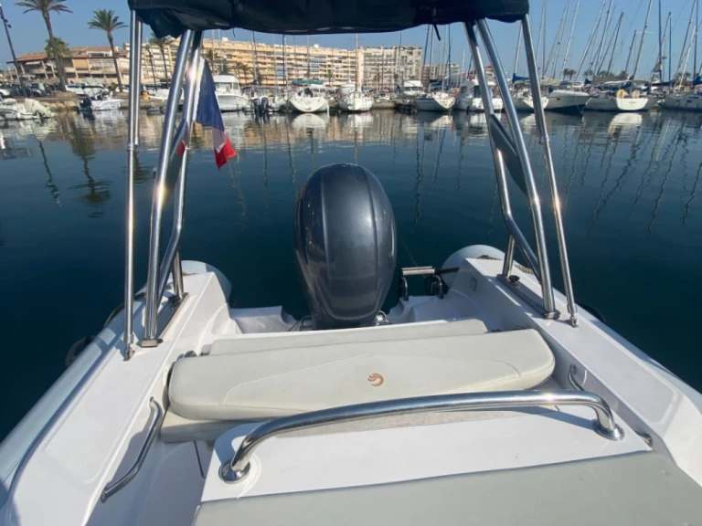 Boat rental Capelli TEMPEST 630 S in Saint-Cyprien-Plage on Samboat