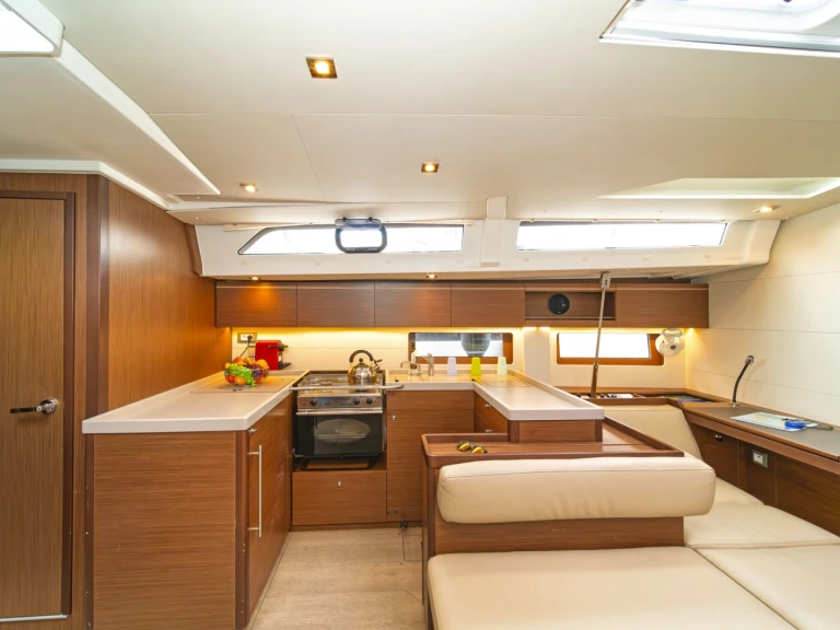 Sailboat for rent Deme of Volos at the best price