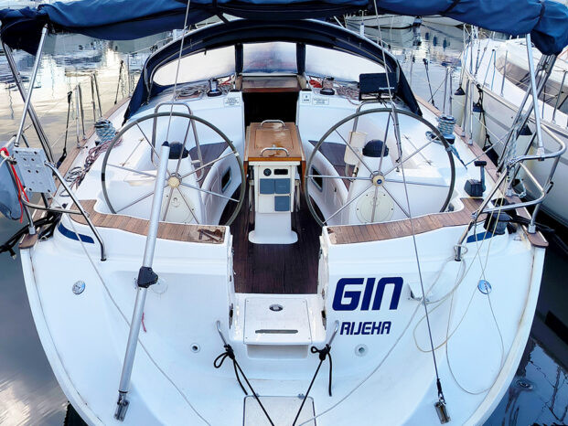 Bareboat Rental Sailboat Bavaria with a boat licence