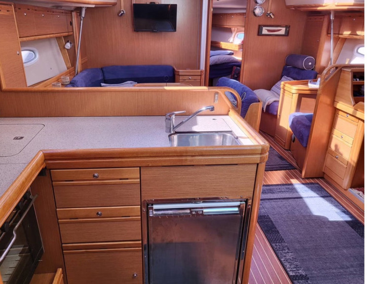 Sailboat for rent Hjellestad at the best price