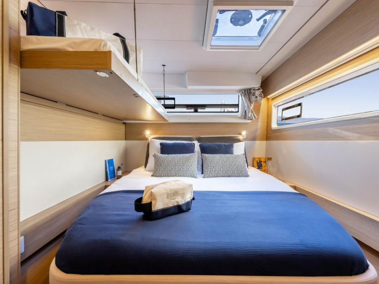 Lagoon Lagoon 43 in Salerno on SamBoat