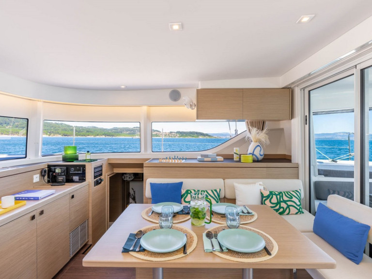 Rent a Lagoon Lagoon 43 Salerno