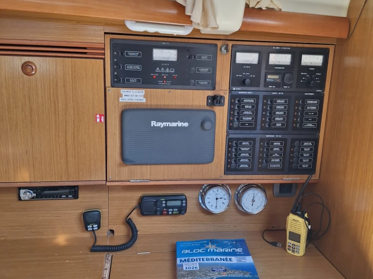 Yacht charter Toulon cheap Sun Odyssey 45