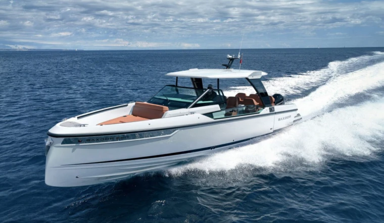 Saxdor Saxdor 320 GT in Porto Rotondo on SamBoat