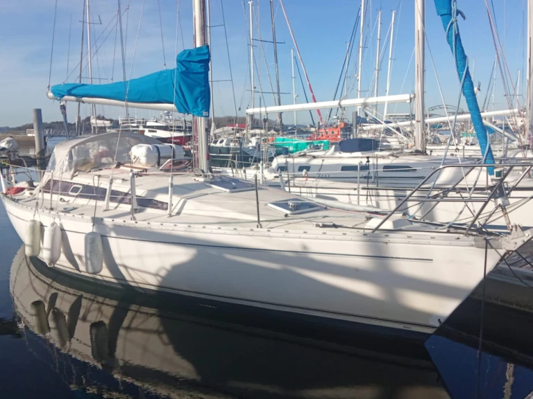 Yacht charter Lorient cheap Sun Rise DL