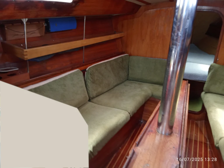 Bareboat Rental Sailboat Jeanneau with a boat licence