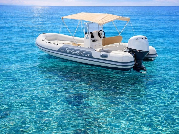 Rent a Capelli Tempest 530 Arbatax