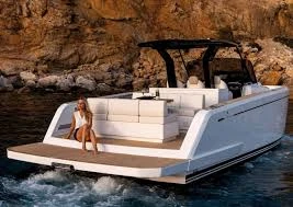 Luxury Yacht rental in Port Grimaud - Pardo Yachts Pardo 38
