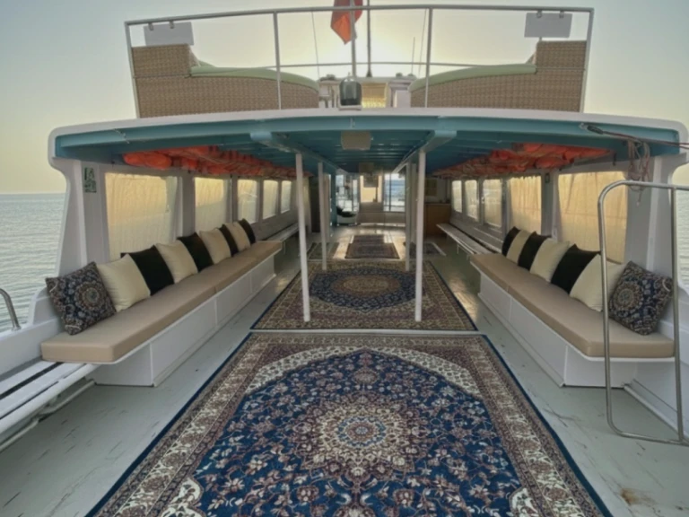 Motorboat rental with or without captain Artesanal Marina Botafoch