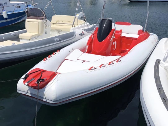 Boat rental Magnus 6.20 in Porto Rotondo on Samboat