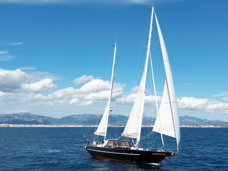 Boat rental Jongert 22D in World on Samboat