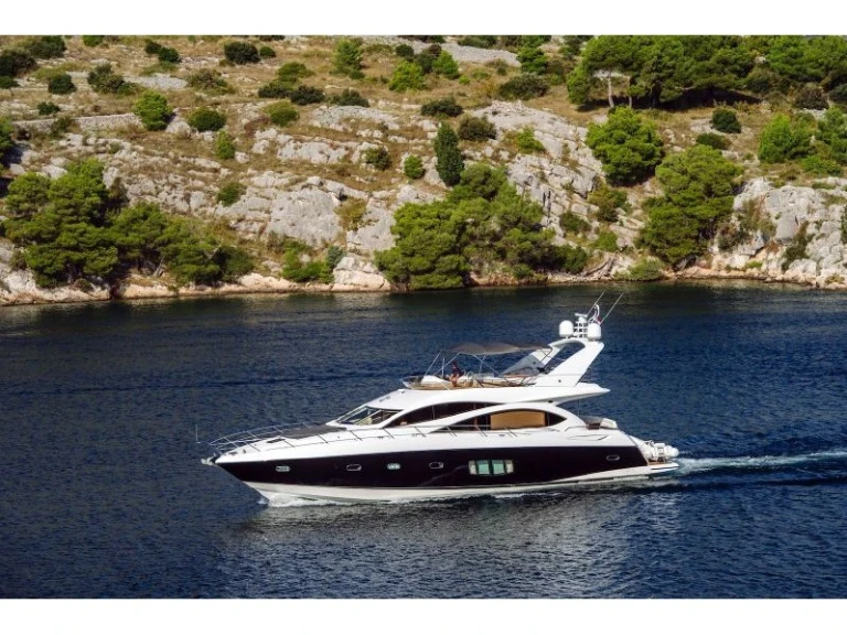 Sunseeker Sunseeker 70 charter bareboat or captained in  Gouvia