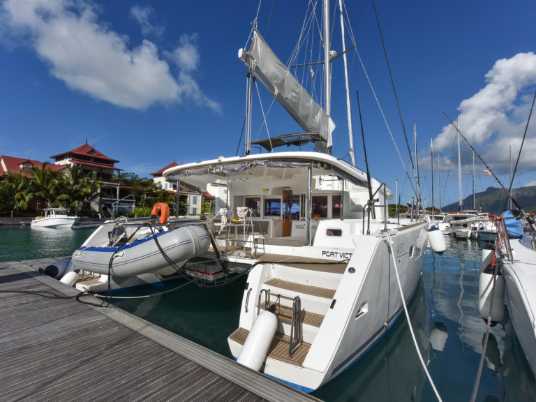 Bareboat Rental Catamaran Lagoon with a boat licence