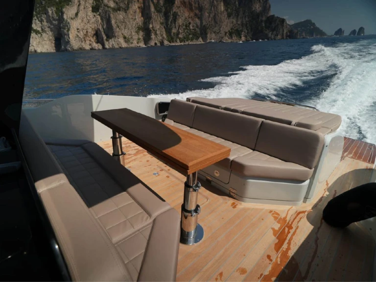 Motorboat rental with or without captain Sacs Torre Annunziata