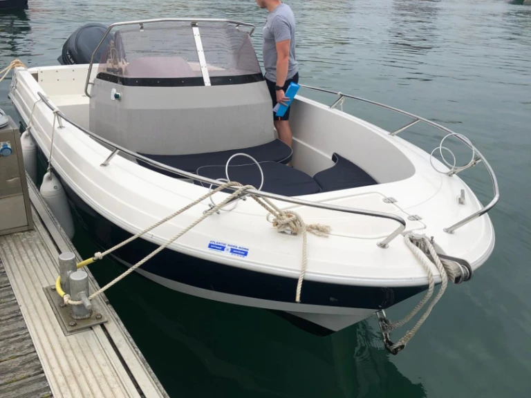 Yacht charter Noirmoutier-en-l'Île cheap Pacific Craft 670 Open Trendy North Shor