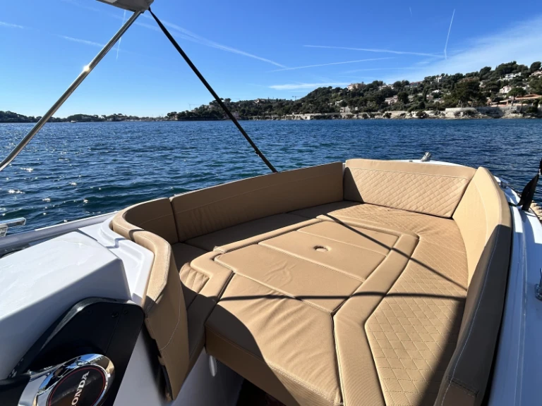Motorboat for rent Saint-Jean-Cap-Ferrat at the best price