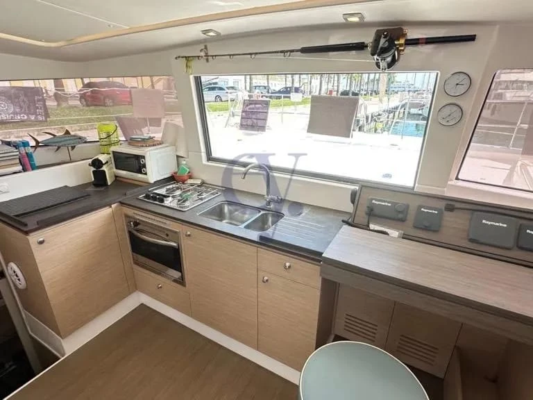 Catamaran rental in Rimini - Bali Bali 4.0